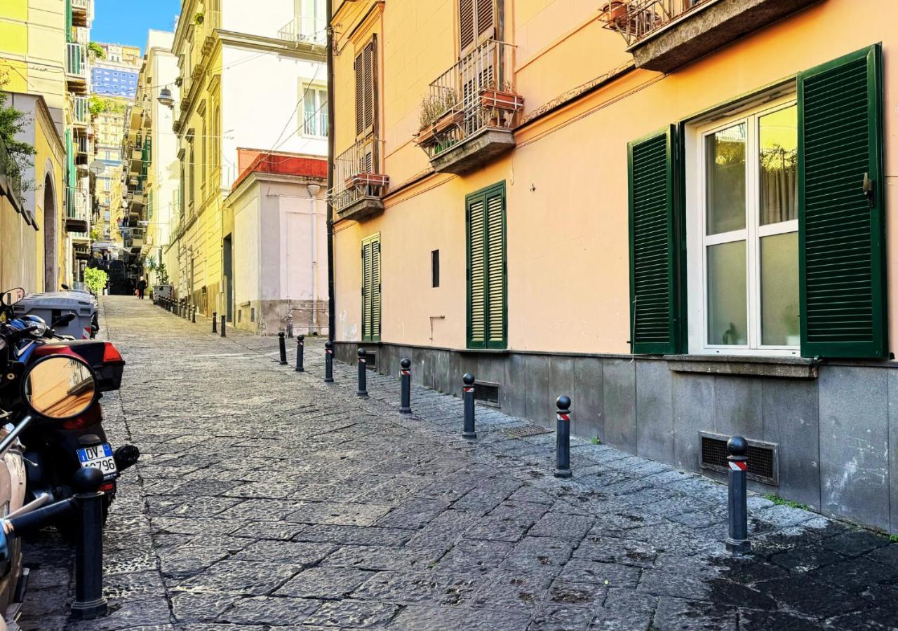Apartmán Metro Amedeo - Stanza Privata Con Vasca Idromassaggio Neapol Exteriér fotografie